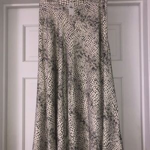 Banana Republic women’s snake pattern skirt